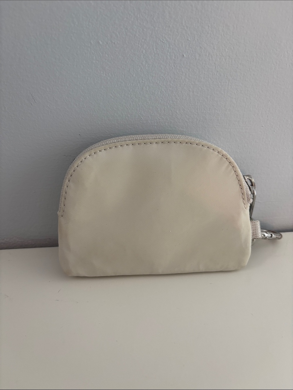 lululemon athletica small cream zip coin pouch with clip - Picture 2 of 3